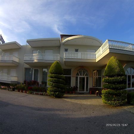 Hotel Akrogiali Коринос Экстерьер фото
