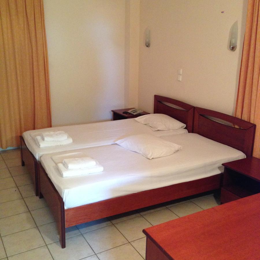Hotel Akrogiali Коринос Экстерьер фото