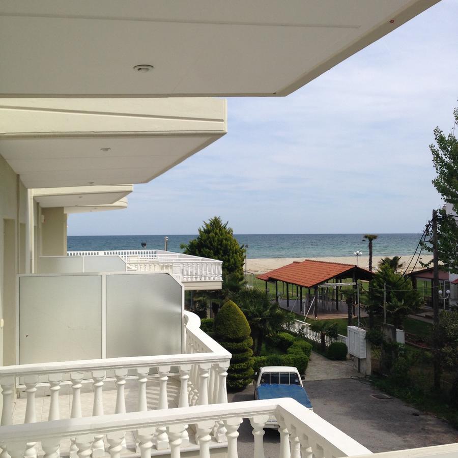 Hotel Akrogiali Коринос Экстерьер фото