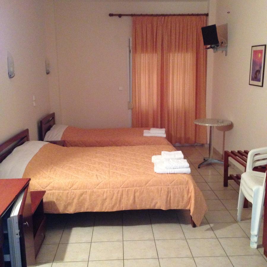 Hotel Akrogiali Коринос Экстерьер фото