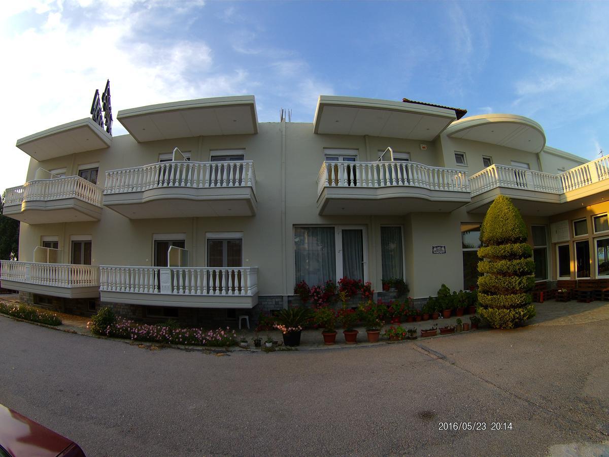 Hotel Akrogiali Коринос Экстерьер фото