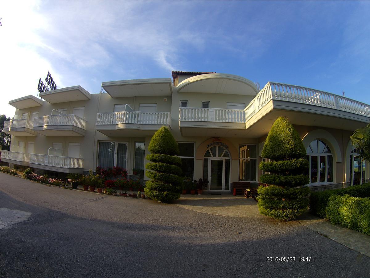 Hotel Akrogiali Коринос Экстерьер фото
