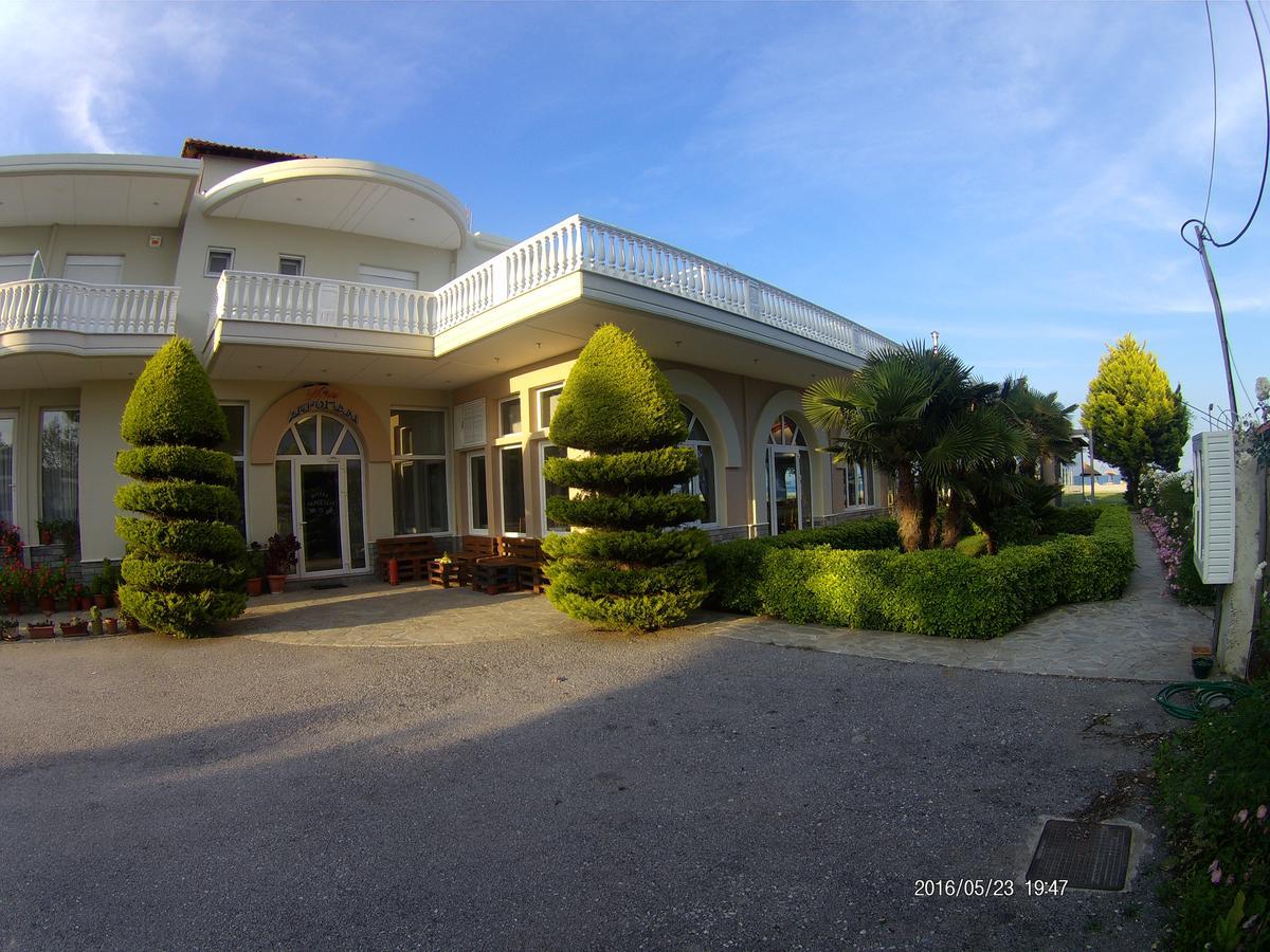 Hotel Akrogiali Коринос Экстерьер фото