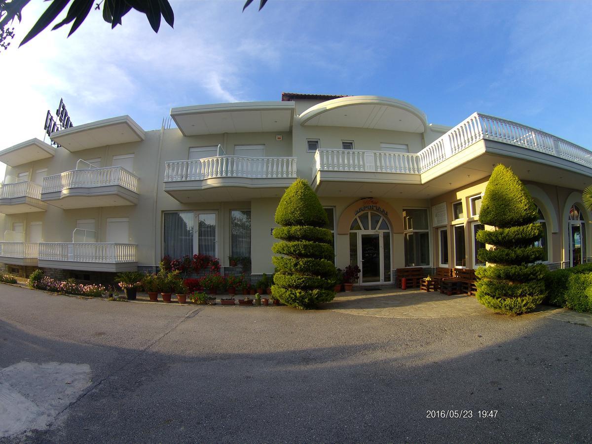 Hotel Akrogiali Коринос Экстерьер фото