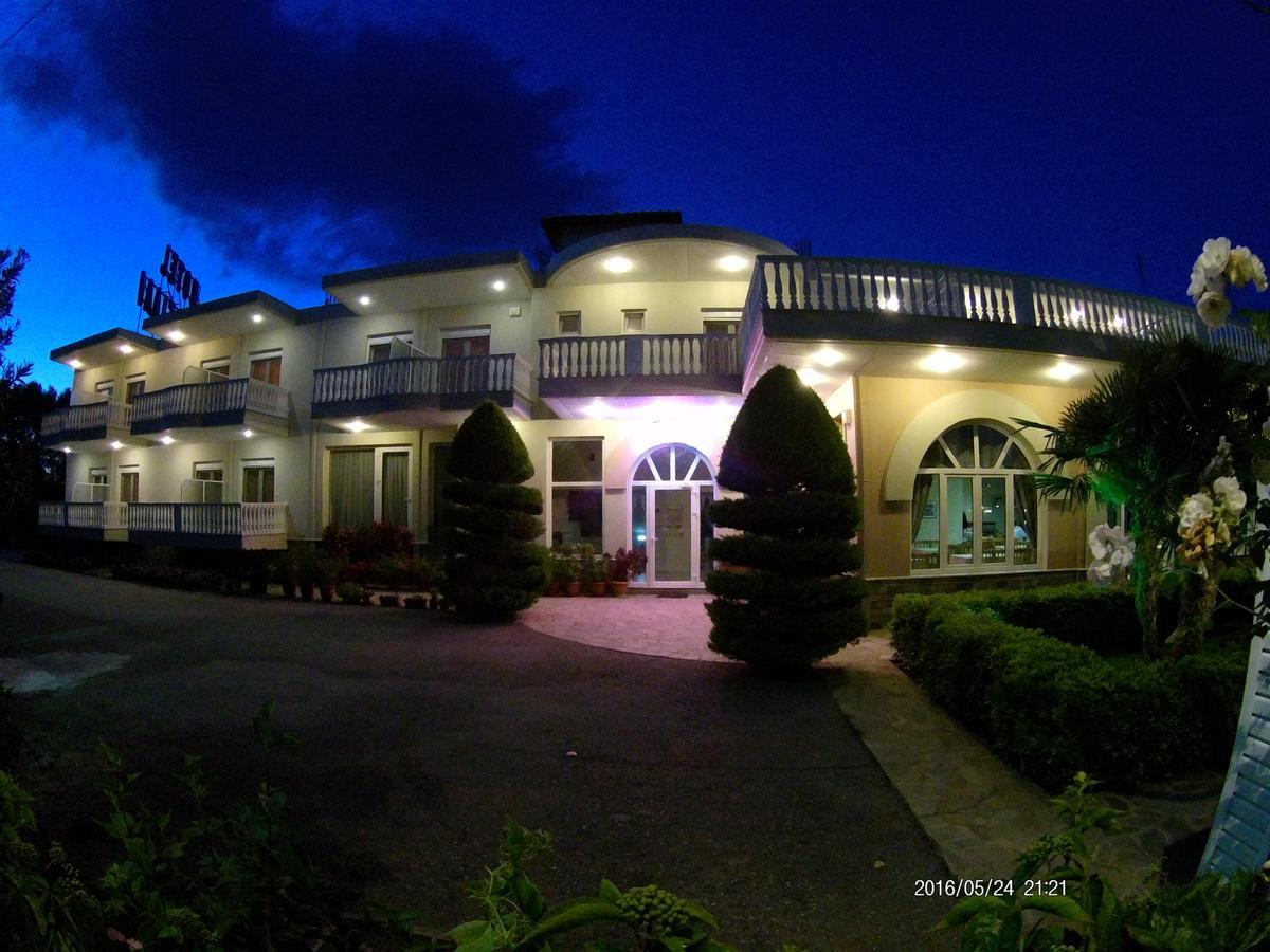 Hotel Akrogiali Коринос Экстерьер фото