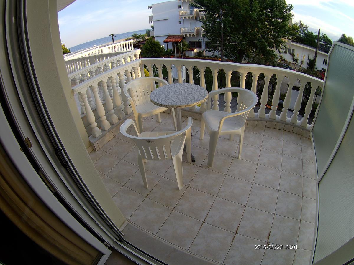 Hotel Akrogiali Коринос Экстерьер фото