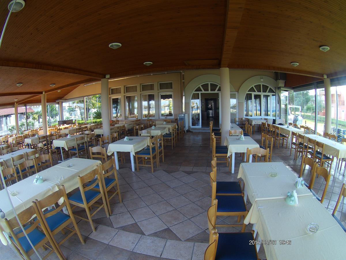 Hotel Akrogiali Коринос Экстерьер фото