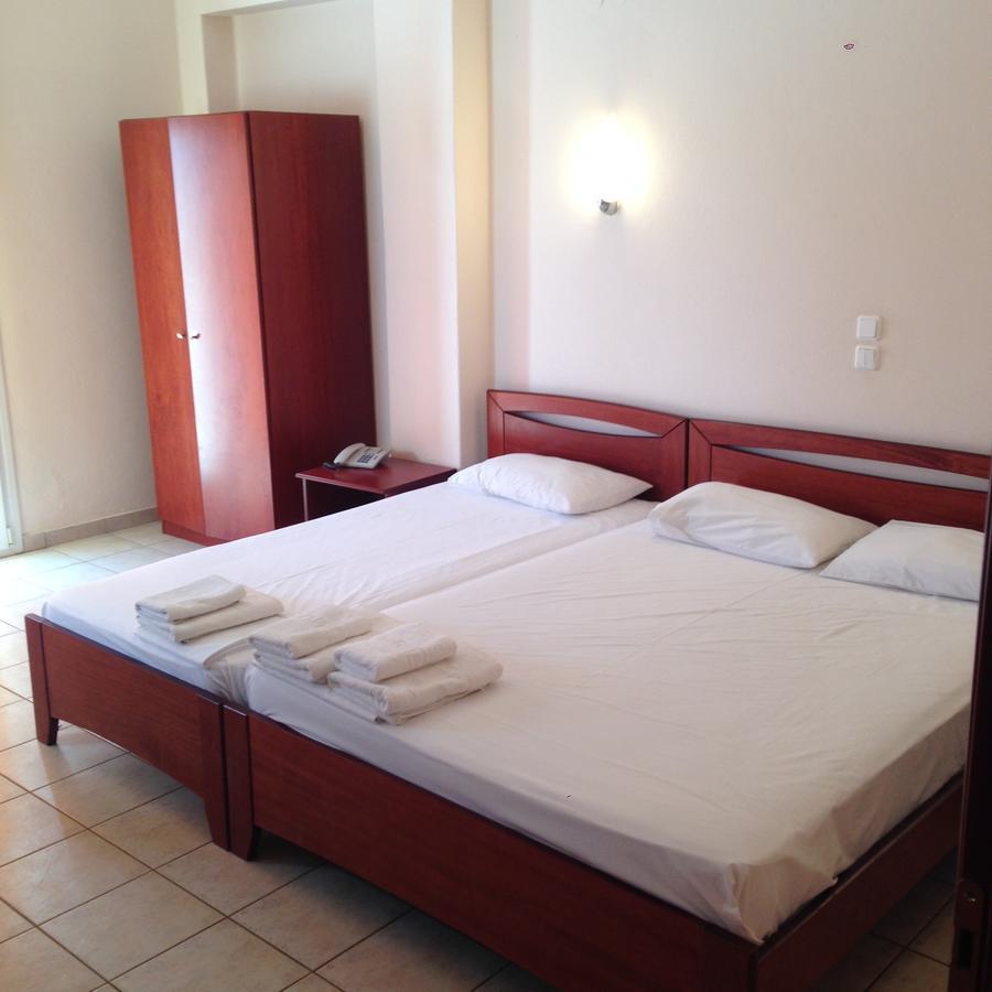 Hotel Akrogiali Коринос Экстерьер фото