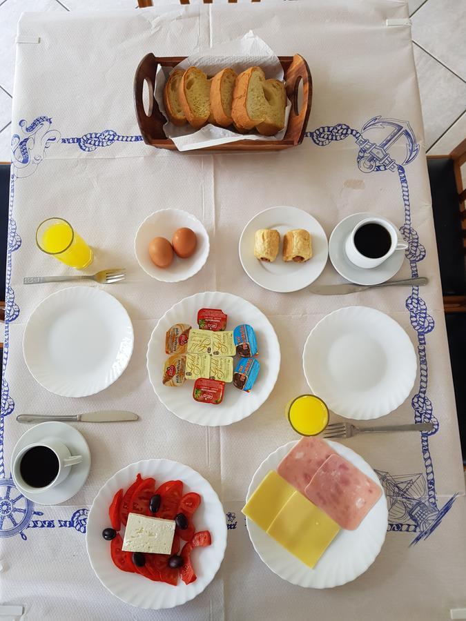 Hotel Akrogiali Коринос Экстерьер фото